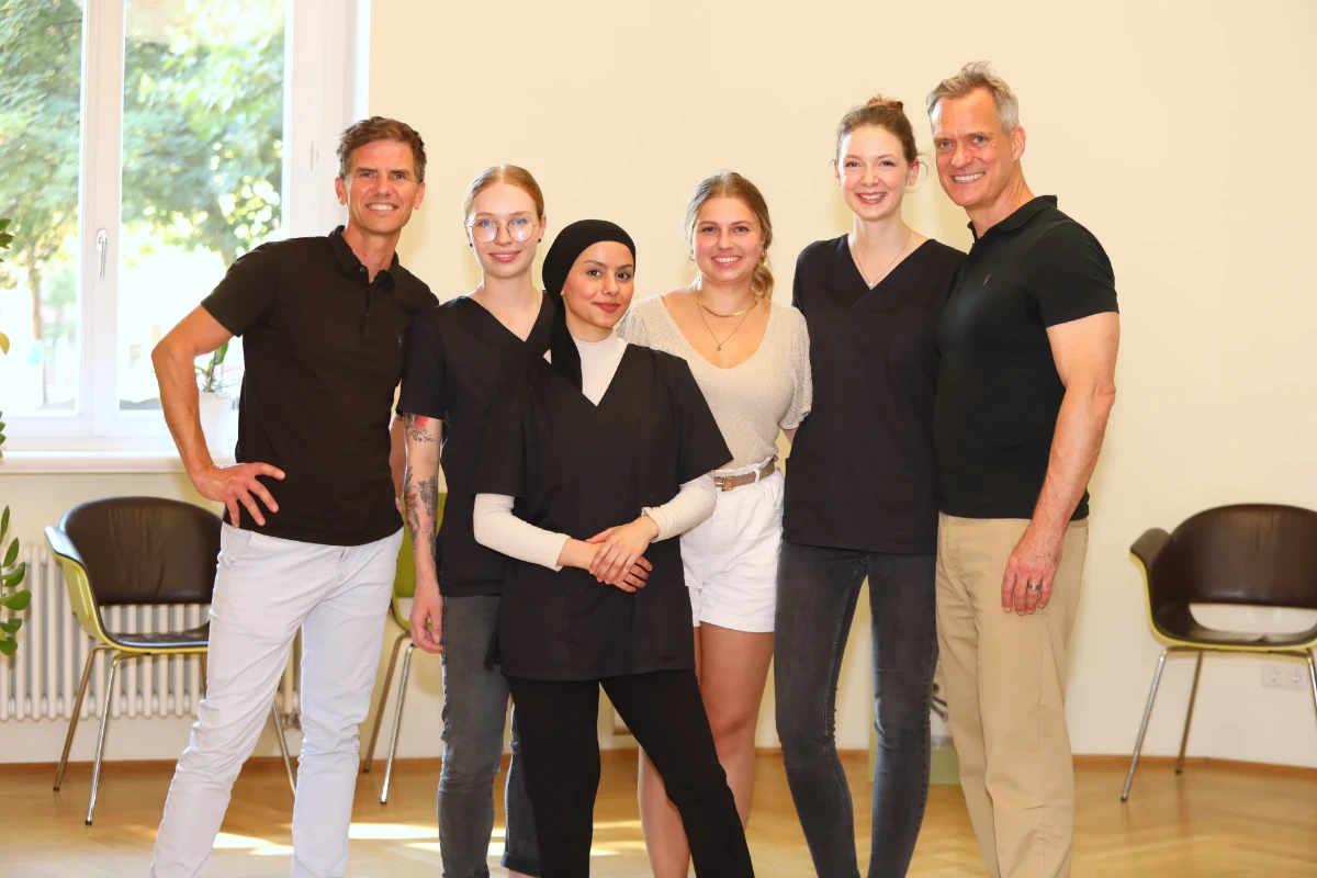 team-zahnarztpraxis-rossbachpalais-leipzig Das Team der Zahnarztpraxis Roßbachpalais Leipzig setzt sich für Ihre Zahngesundheit ein.